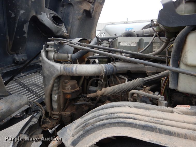 image for item DG5849 2001 Freightliner Century Class semi truck