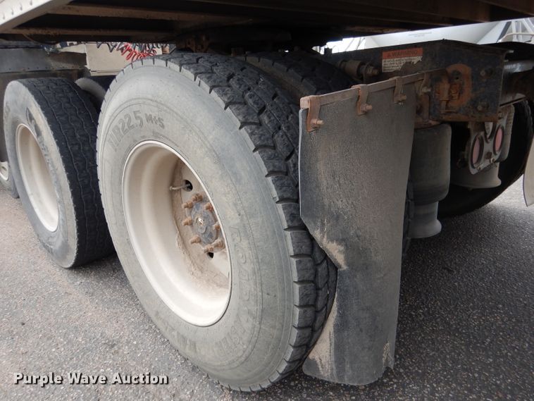 image for item DG5849 2001 Freightliner Century Class semi truck