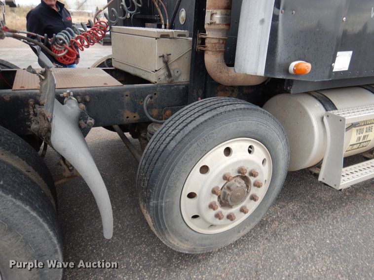 image for item DG5849 2001 Freightliner Century Class semi truck