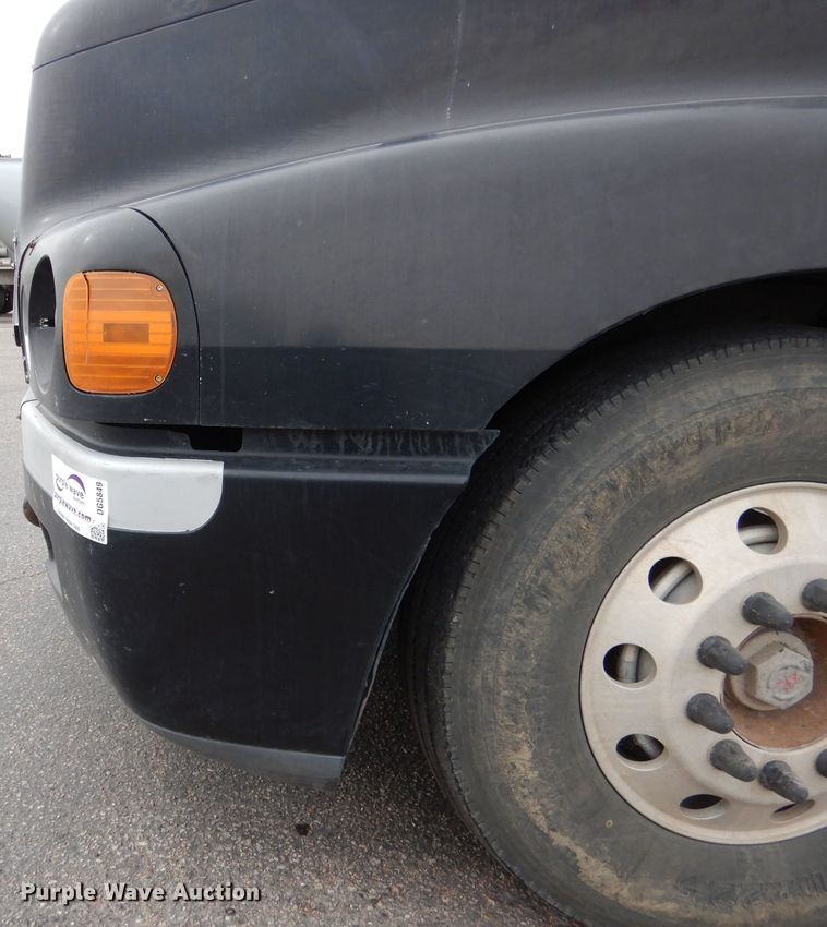 image for item DG5849 2001 Freightliner Century Class semi truck