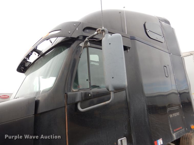 image for item DG5849 2001 Freightliner Century Class semi truck