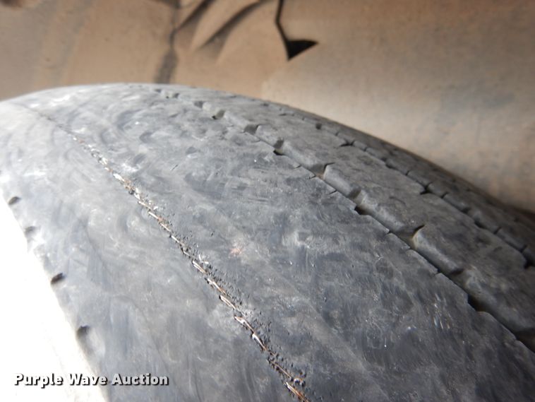 image for item DG5849 2001 Freightliner Century Class semi truck