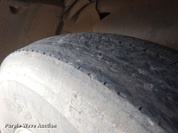 image for item DG5849 2001 Freightliner Century Class semi truck