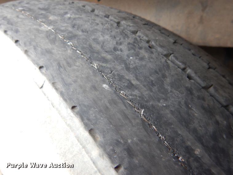 image for item DG5849 2001 Freightliner Century Class semi truck