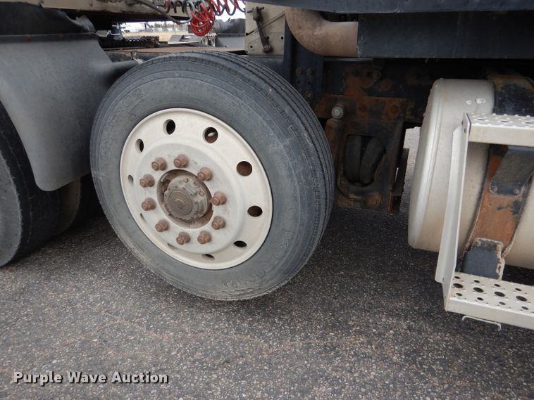 image for item DG5849 2001 Freightliner Century Class semi truck