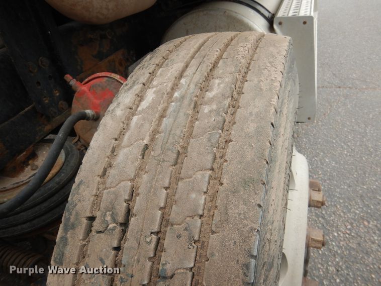 image for item DG5849 2001 Freightliner Century Class semi truck