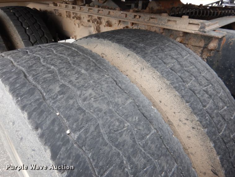 image for item DG5849 2001 Freightliner Century Class semi truck