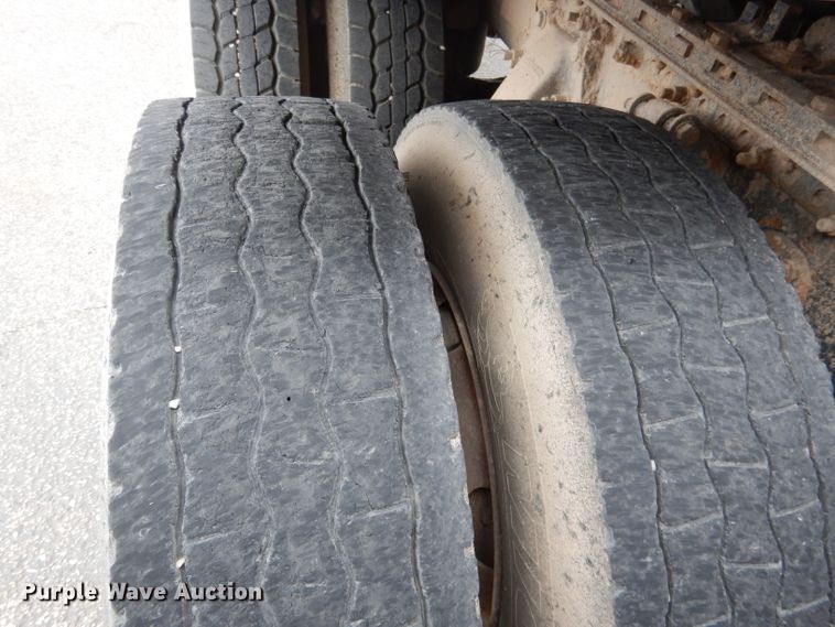 image for item DG5849 2001 Freightliner Century Class semi truck