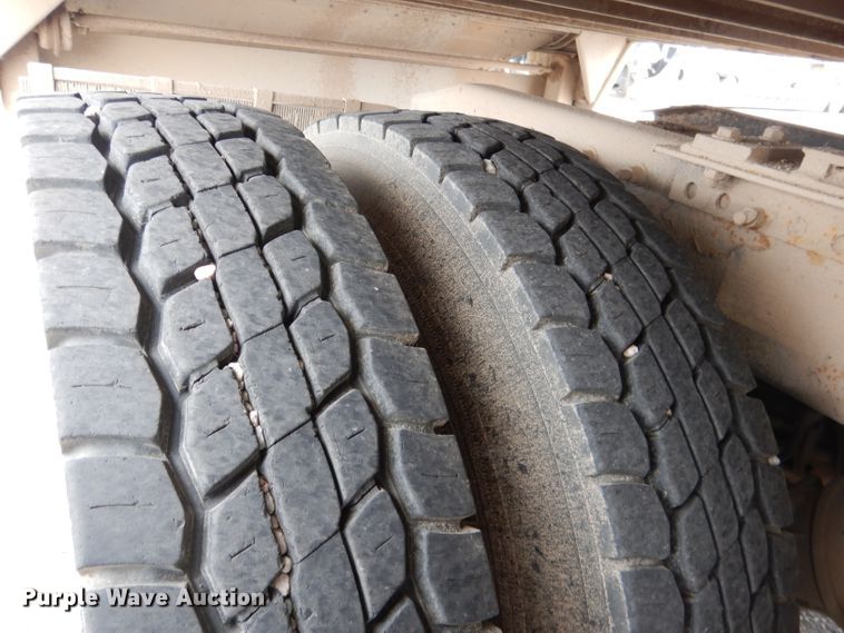 image for item DG5849 2001 Freightliner Century Class semi truck