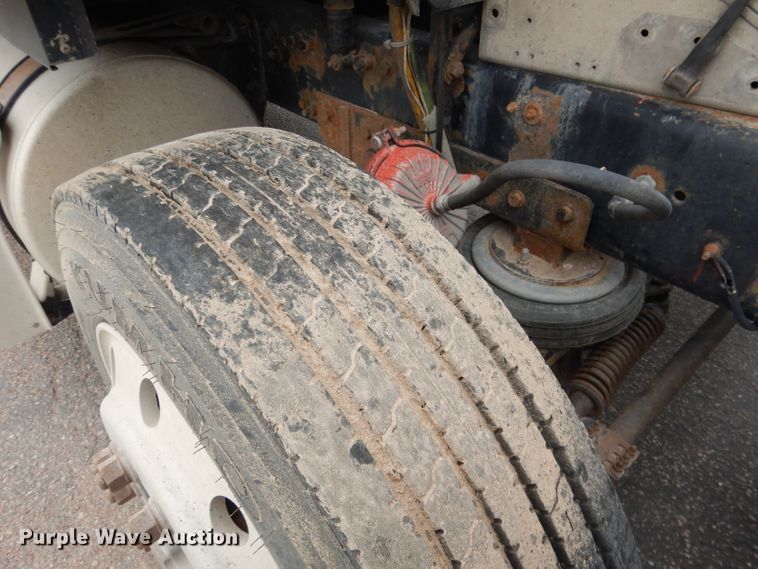 image for item DG5849 2001 Freightliner Century Class semi truck