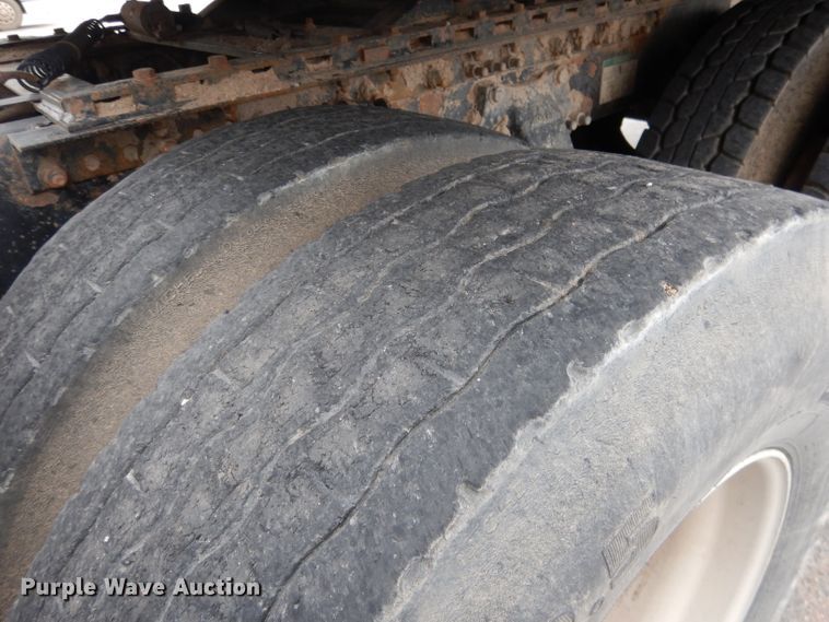 image for item DG5849 2001 Freightliner Century Class semi truck