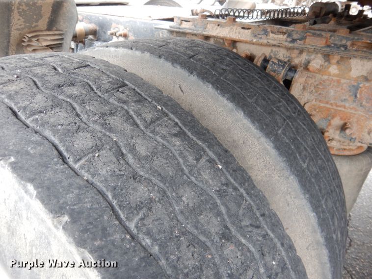 image for item DG5849 2001 Freightliner Century Class semi truck