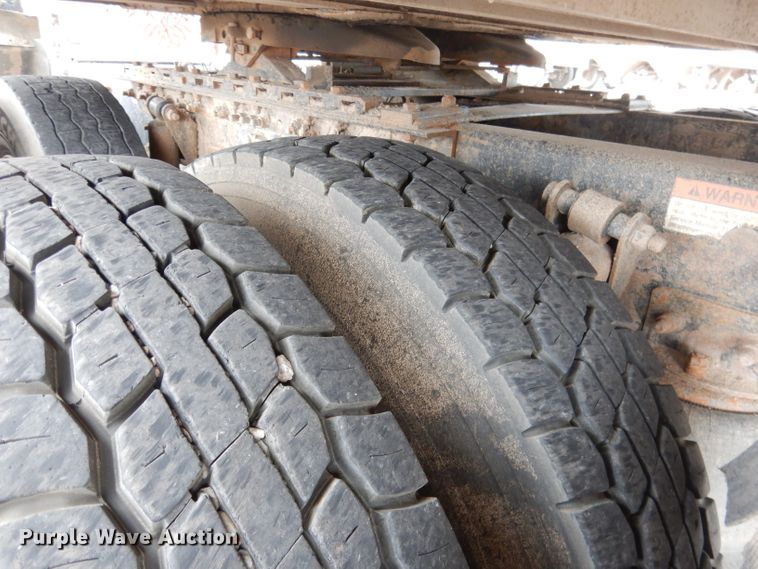 image for item DG5849 2001 Freightliner Century Class semi truck