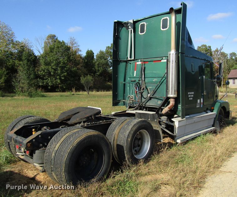 image for item DG6508 1997 Volvo WIA semi truck