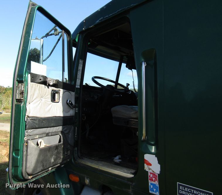 image for item DG6508 1997 Volvo WIA semi truck