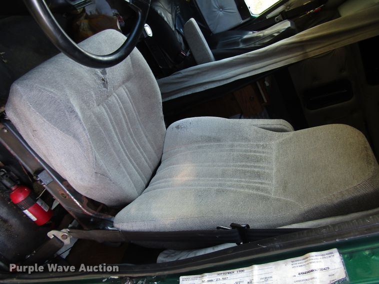 image for item DG6508 1997 Volvo WIA semi truck