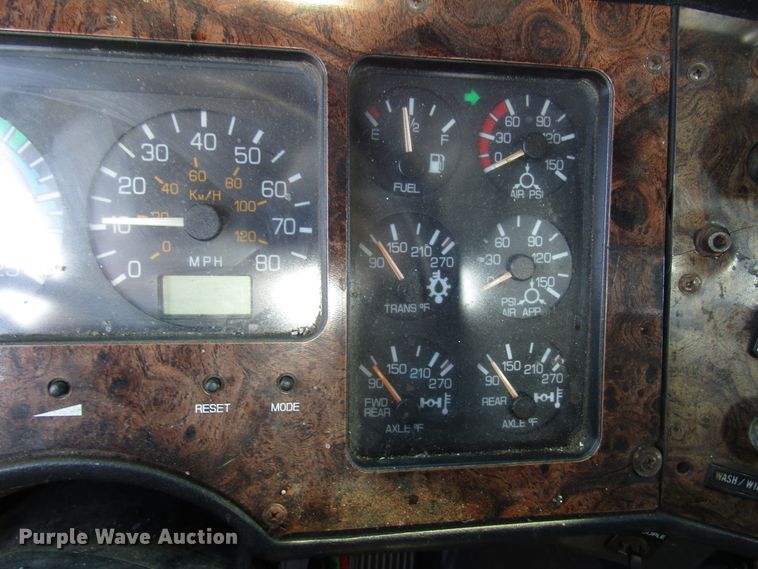 image for item DG6508 1997 Volvo WIA semi truck