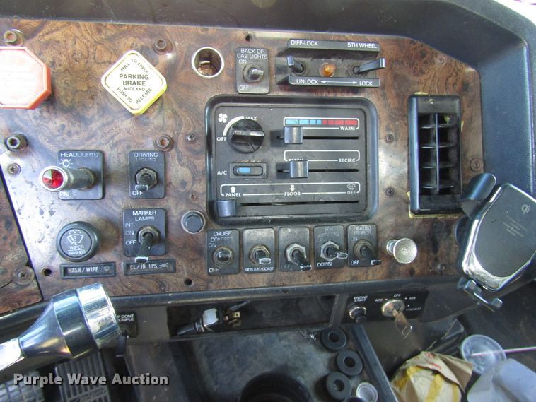 image for item DG6508 1997 Volvo WIA semi truck