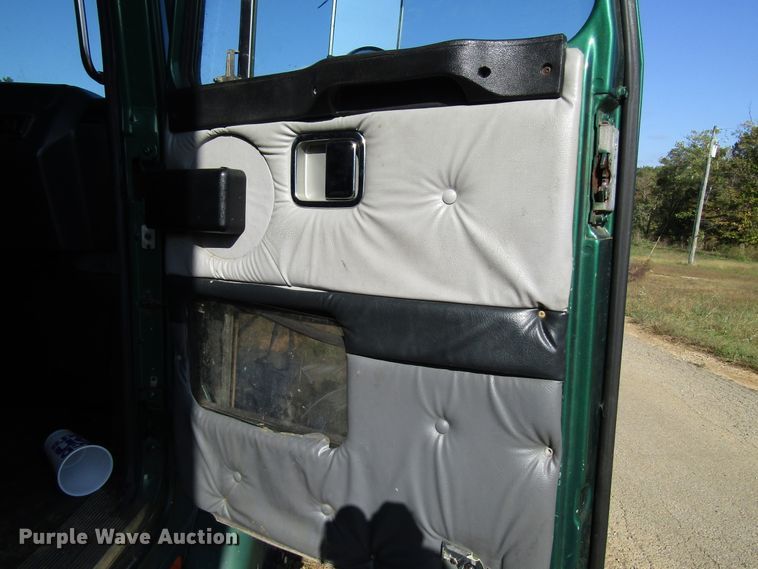 image for item DG6508 1997 Volvo WIA semi truck