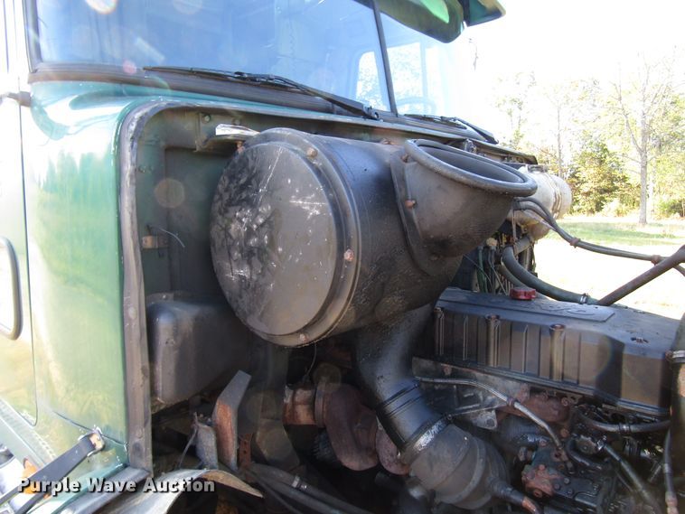 image for item DG6508 1997 Volvo WIA semi truck