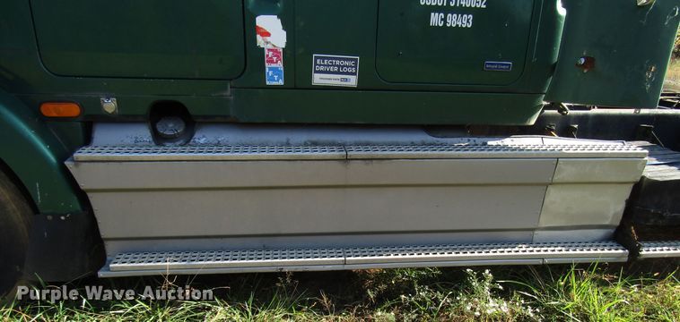 image for item DG6508 1997 Volvo WIA semi truck