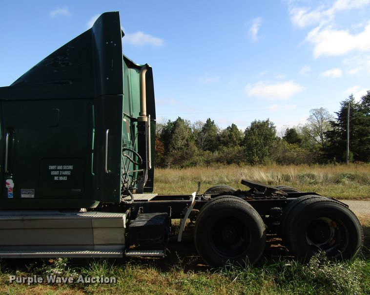 image for item DG6508 1997 Volvo WIA semi truck