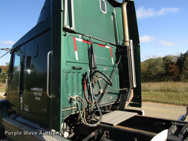 image for item DG6508 1997 Volvo WIA semi truck