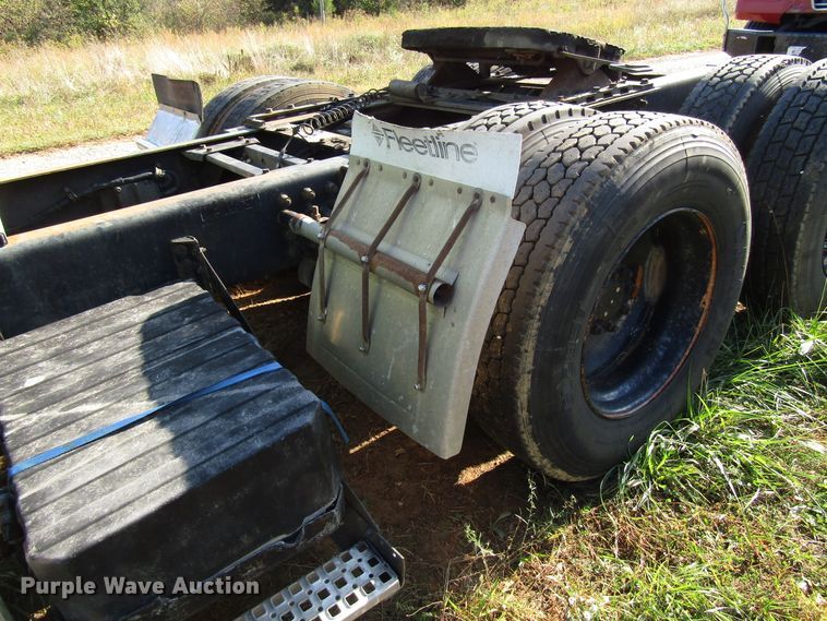 image for item DG6508 1997 Volvo WIA semi truck