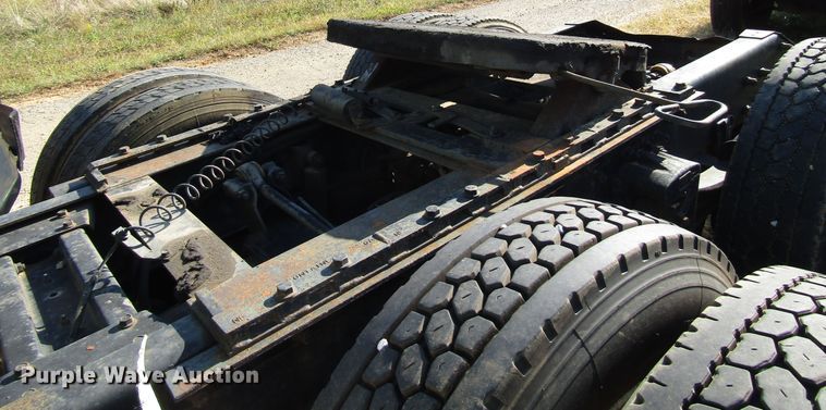 image for item DG6508 1997 Volvo WIA semi truck