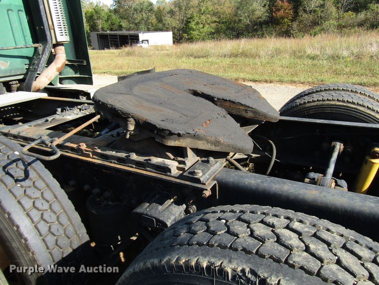 image for item DG6508 1997 Volvo WIA semi truck