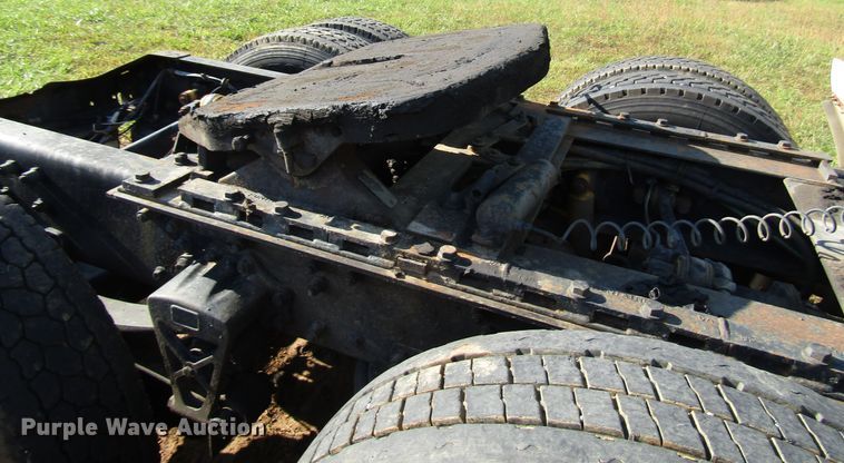 image for item DG6508 1997 Volvo WIA semi truck