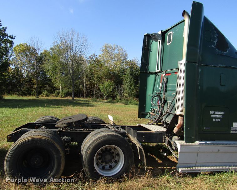 image for item DG6508 1997 Volvo WIA semi truck