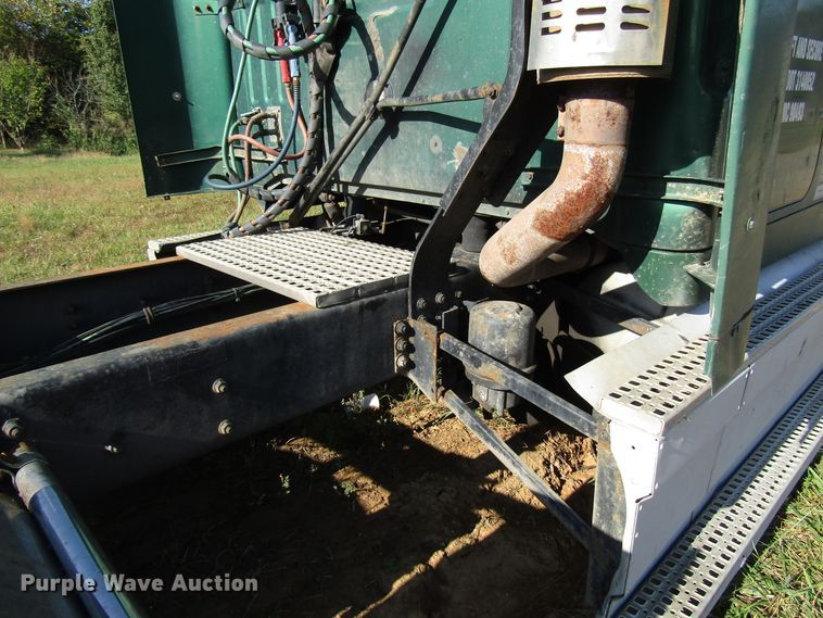 image for item DG6508 1997 Volvo WIA semi truck