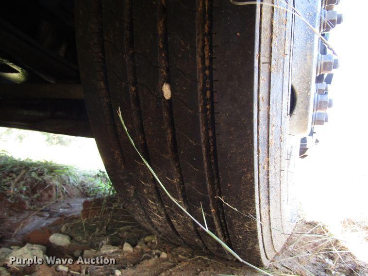 image for item DG6508 1997 Volvo WIA semi truck