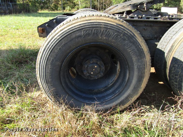 image for item DG6508 1997 Volvo WIA semi truck