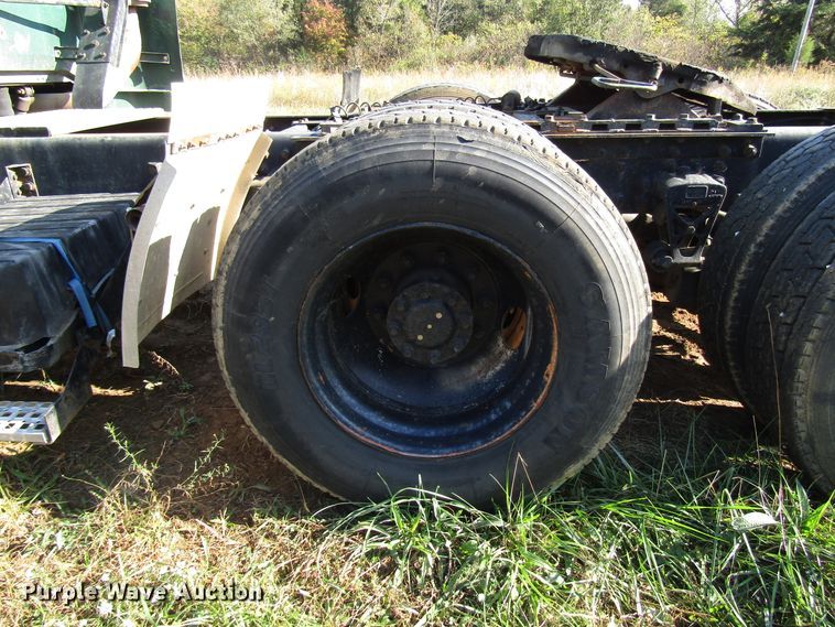 image for item DG6508 1997 Volvo WIA semi truck