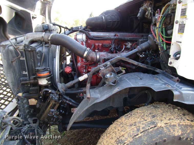 image for item DG6509 2005 Volvo VN semi truck