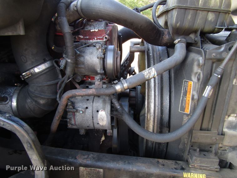 image for item DG6509 2005 Volvo VN semi truck