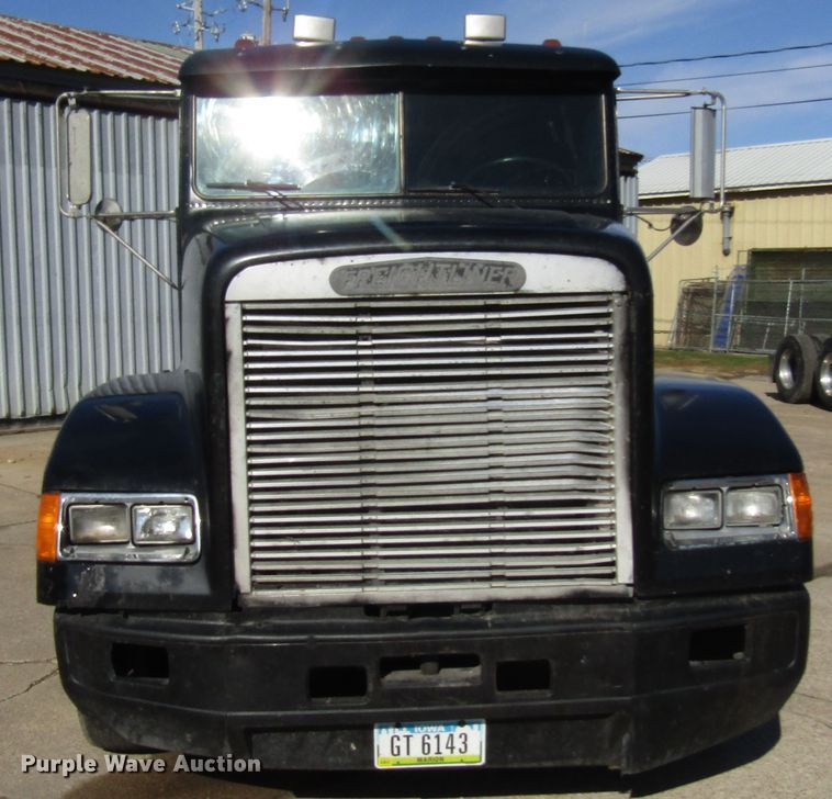 image for item DG6644 1992 Freightliner FLD120 semi truck