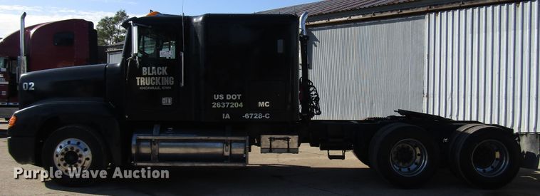 image for item DG6644 1992 Freightliner FLD120 semi truck