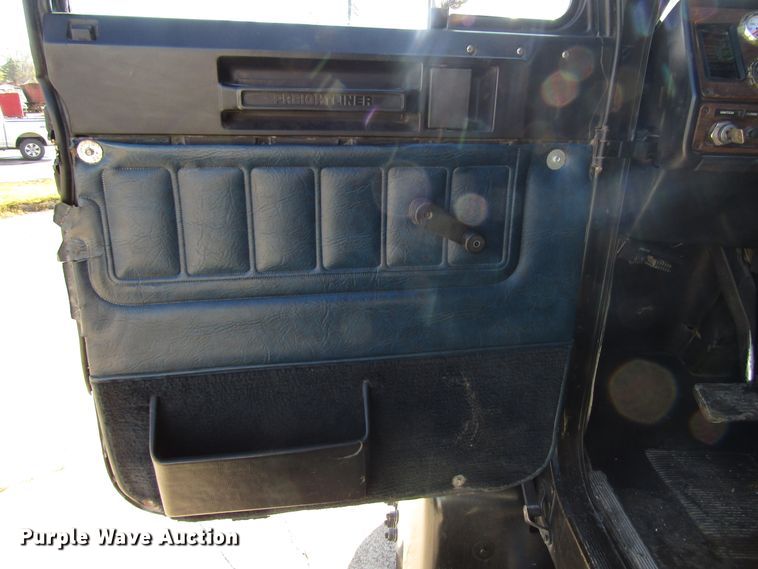 image for item DG6644 1992 Freightliner FLD120 semi truck