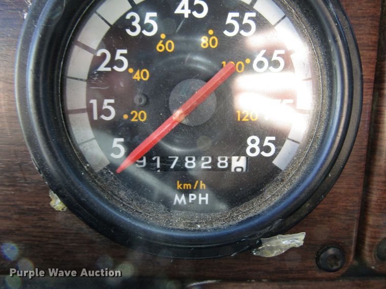 image for item DG6644 1992 Freightliner FLD120 semi truck