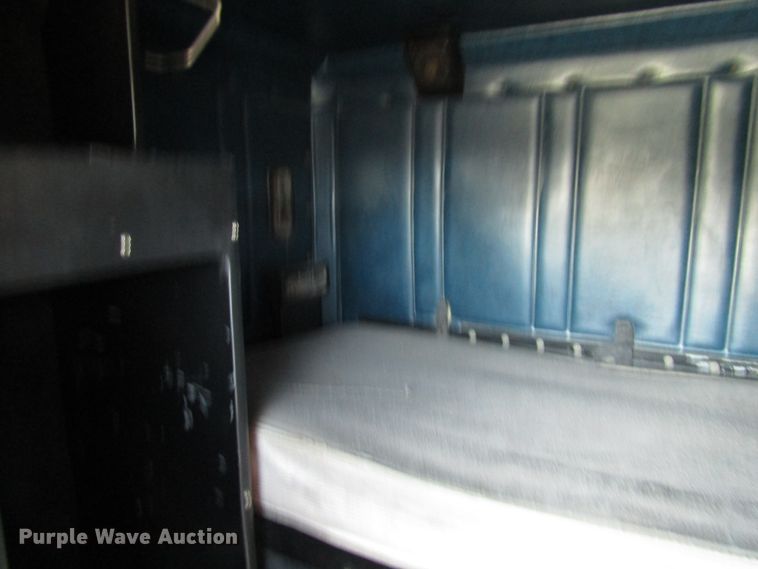 image for item DG6644 1992 Freightliner FLD120 semi truck