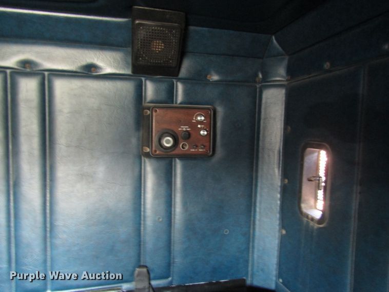 image for item DG6644 1992 Freightliner FLD120 semi truck