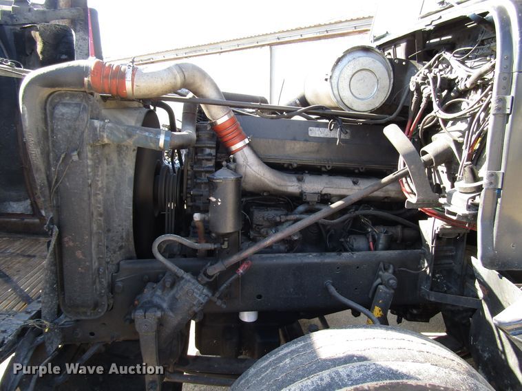 image for item DG6644 1992 Freightliner FLD120 semi truck