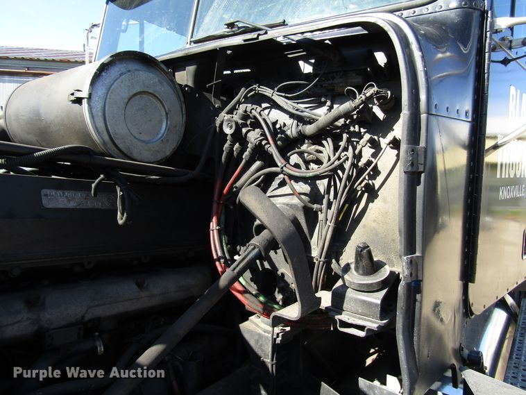 image for item DG6644 1992 Freightliner FLD120 semi truck