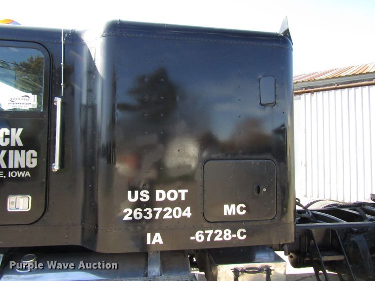 image for item DG6644 1992 Freightliner FLD120 semi truck