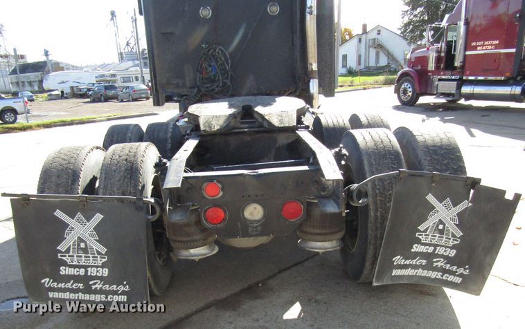 image for item DG6644 1992 Freightliner FLD120 semi truck