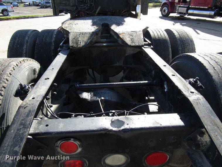 image for item DG6644 1992 Freightliner FLD120 semi truck