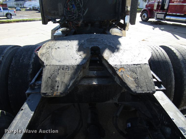 image for item DG6644 1992 Freightliner FLD120 semi truck